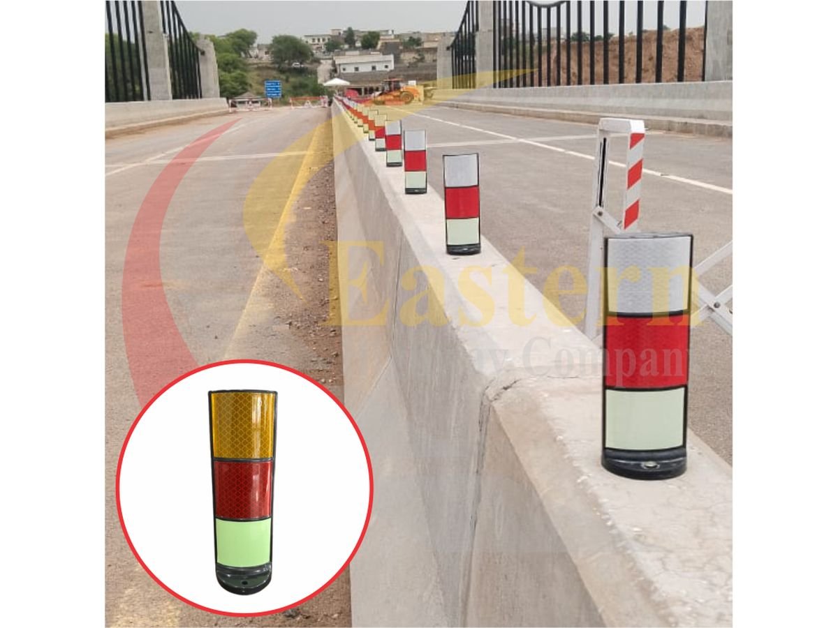 Plastic Pad Mount Barrier Delineator
